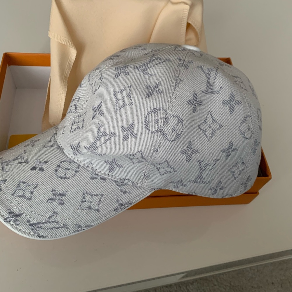 LV Hats
